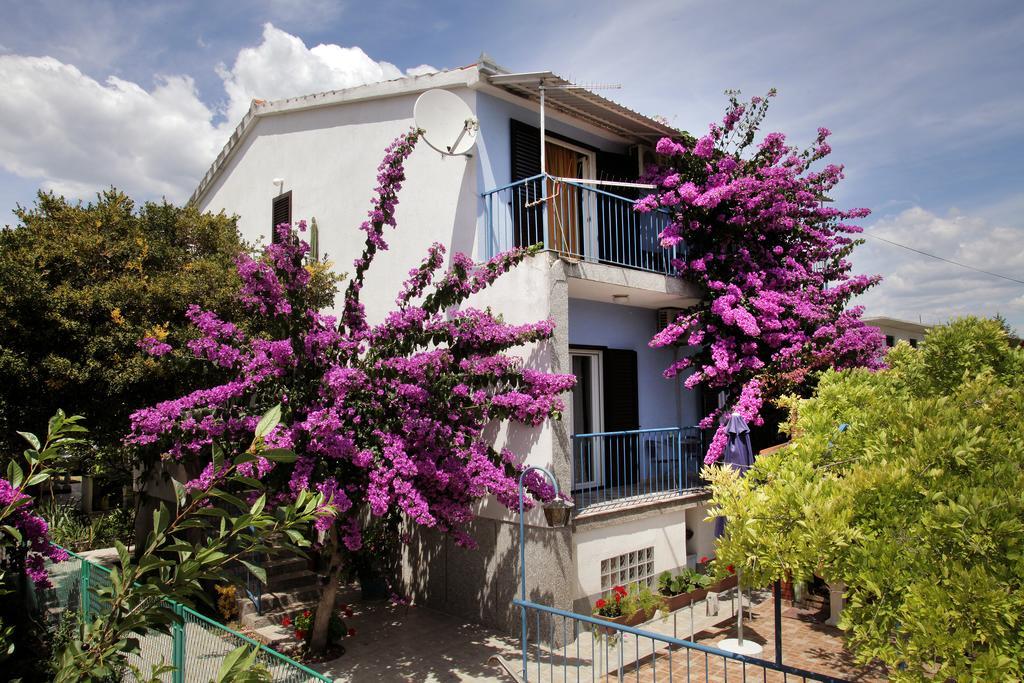 Apartments Irena Trogir Exterior foto